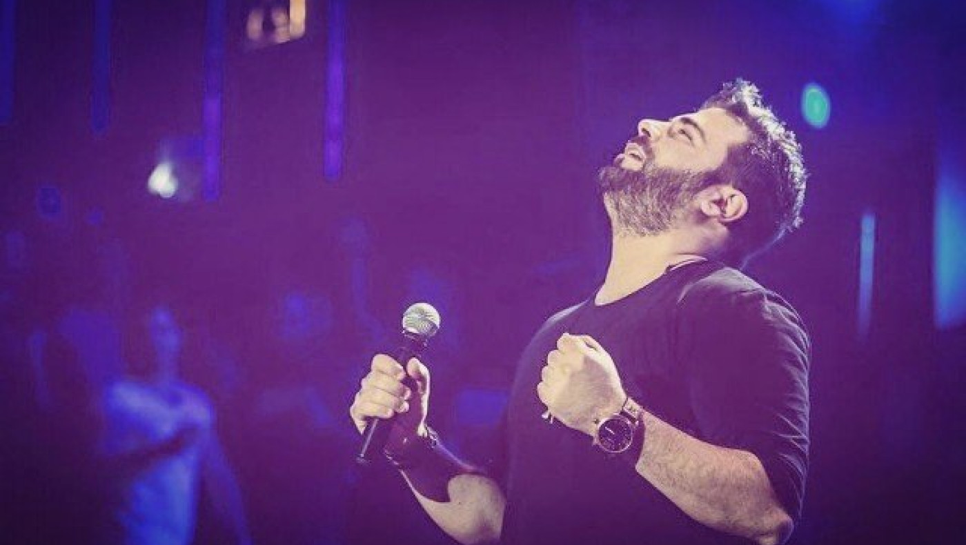 Πλήθος κόσμου «υποδέχθηκε» τη σορό του Παντελή Παντελίδη