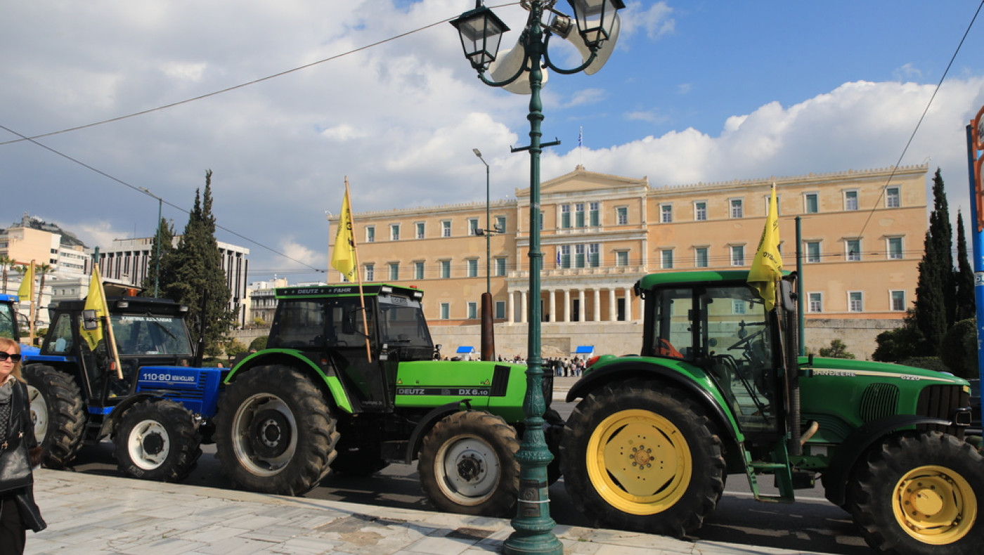 Αγρότες: Στο Σύνταγμα τα πρώτα τρακτέρ