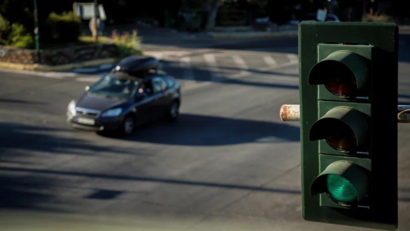 Έρχονται φανάρια με 4 χρώματα κυκλοφορίας, ποια οχήματα θα αφορά το λευκό