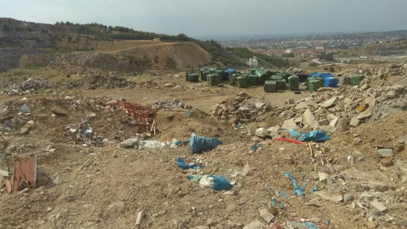 Θεσσαλονίκη: Έριχνε μπάζα σε δάσος για 13 χρόνια - Δικογραφία και για 68χρονο που έκανε τα... στραβά μάτια