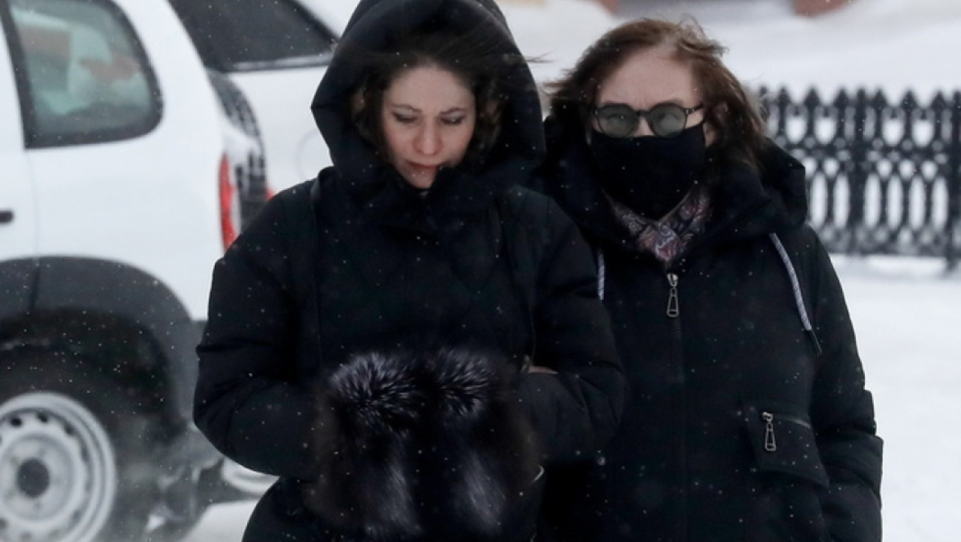 Θρίλερ για την κηδεία του Αλεξέι Ναβάλνι – Η μητέρα του διαφωνεί με τη μυστική ταφή