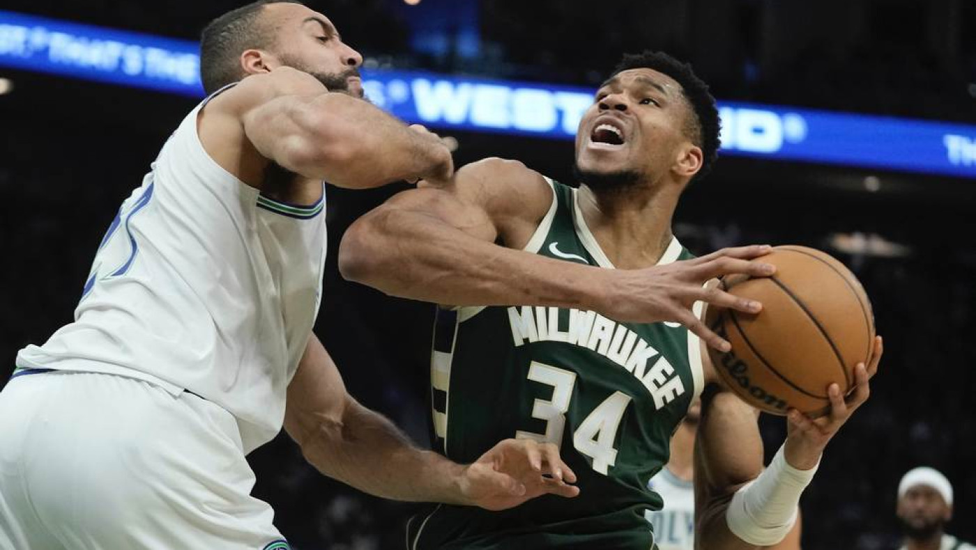 Οι Μπακς ψάχνουν για trade, δεν παραχωρούν τον Αντετοκούνμπο