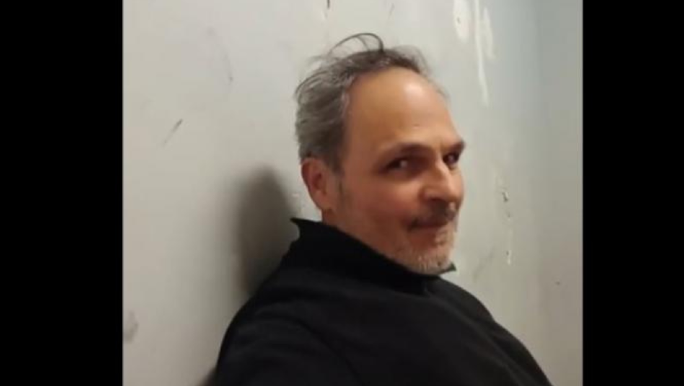 Βίντεο από το κρατητήριο ανέβασε ο Σταμάτης Γαρδέλης: «Δε θα με φιμώσετε με τίποτα»