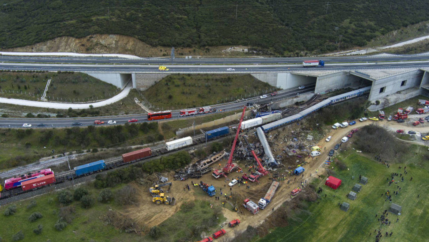 Το πόρισμα της ΝΔ για τα Τέμπη: Τα επτά μοιραία λάθη του σταθμάρχη και των μηχανοδηγών