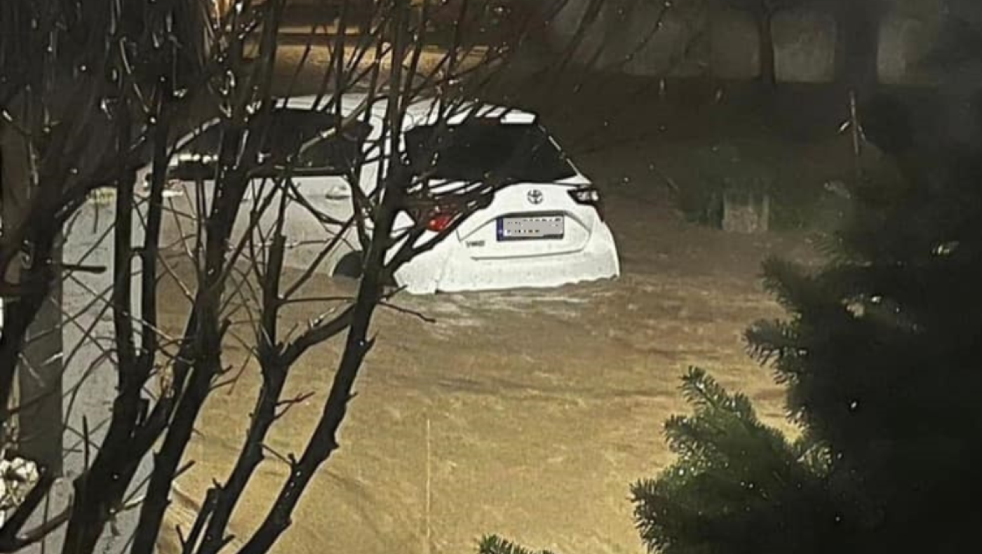 Πλημμύρισαν σπίτια, απεγκλωβισμοί από την Πυροσβεστική στην Κατερίνη