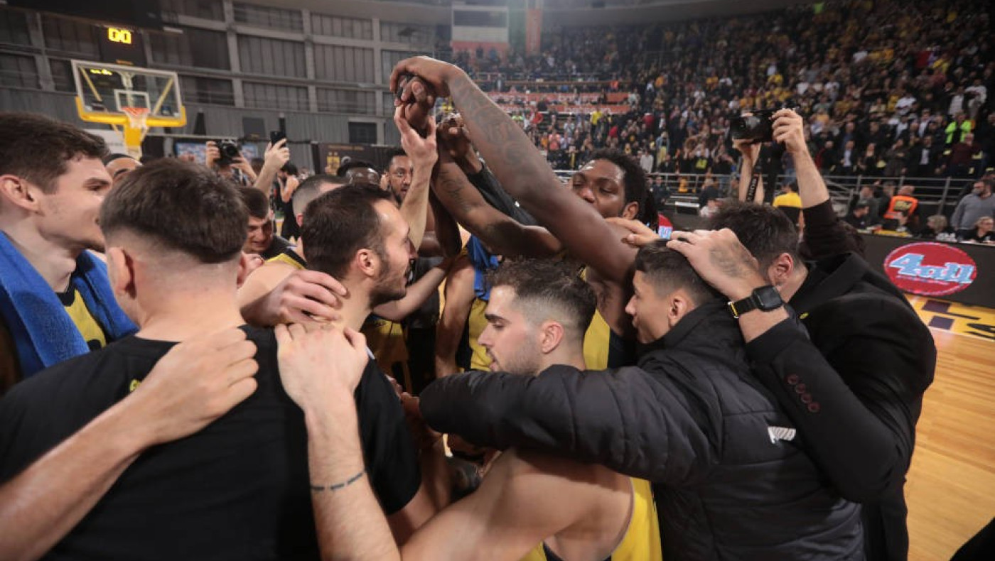 Μια τρελή κιτρινόμαυρη πτήση!