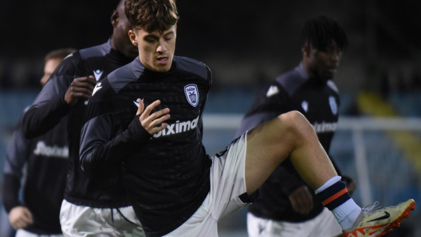 Πολύ κοντά στην οικογένεια του Κωνσταντέλια, οι εκπρόσωποι του ΠΑΟΚ