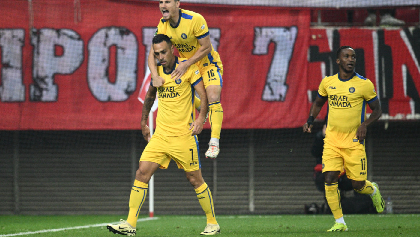 Διπλό χτύπημα της Μακάμπι και 0-2 μέσα στο Καραϊσκάκης, μείωσε άμεσα ο Ολυμπιακός