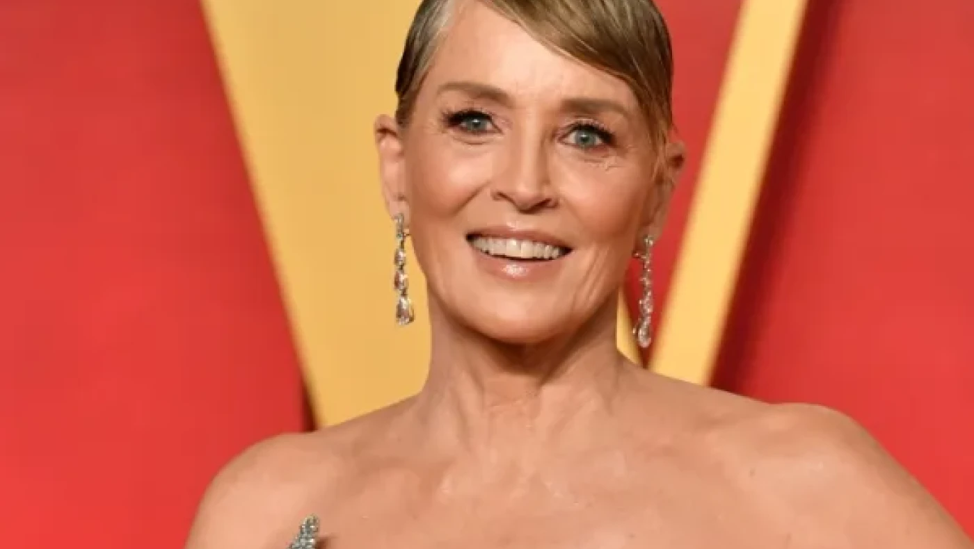 Σάρον Στόουν: Αποκάλυψε ποιος ήταν ο παραγωγός που την πίεσε να κάνει έρωτα με συμπρωταγωνιστή της