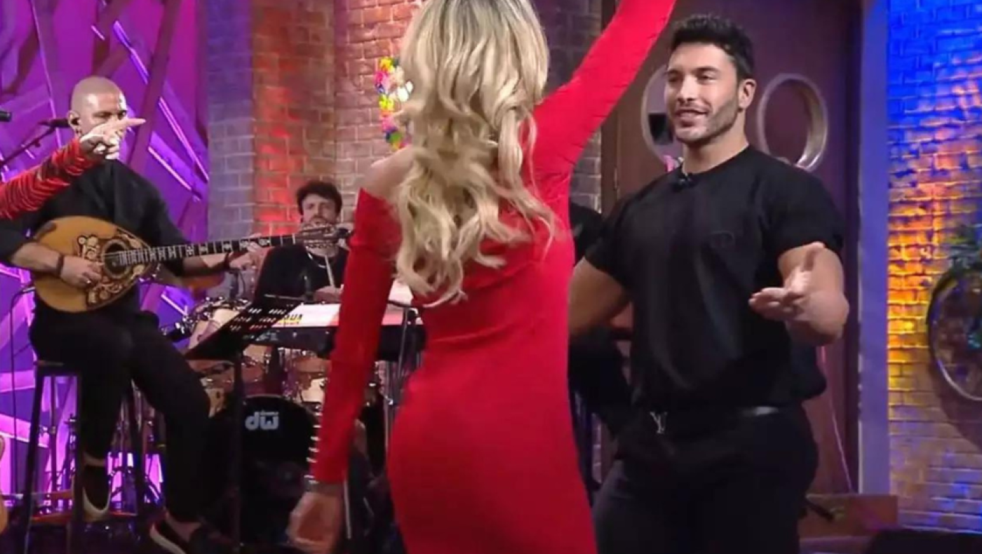 Έλενα Κώνστα: «Ζάλισε» με το τσιφτετέλι της στην εκπομπή του Φερεντίνου (vid)