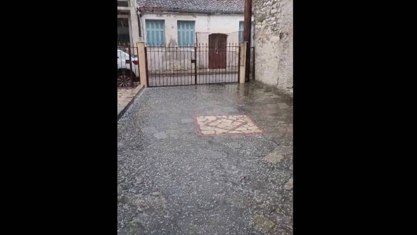 Άρτα: «Άσπρισε» η πόλη από τη σφοδρή χαλαζόπτωση (vid)