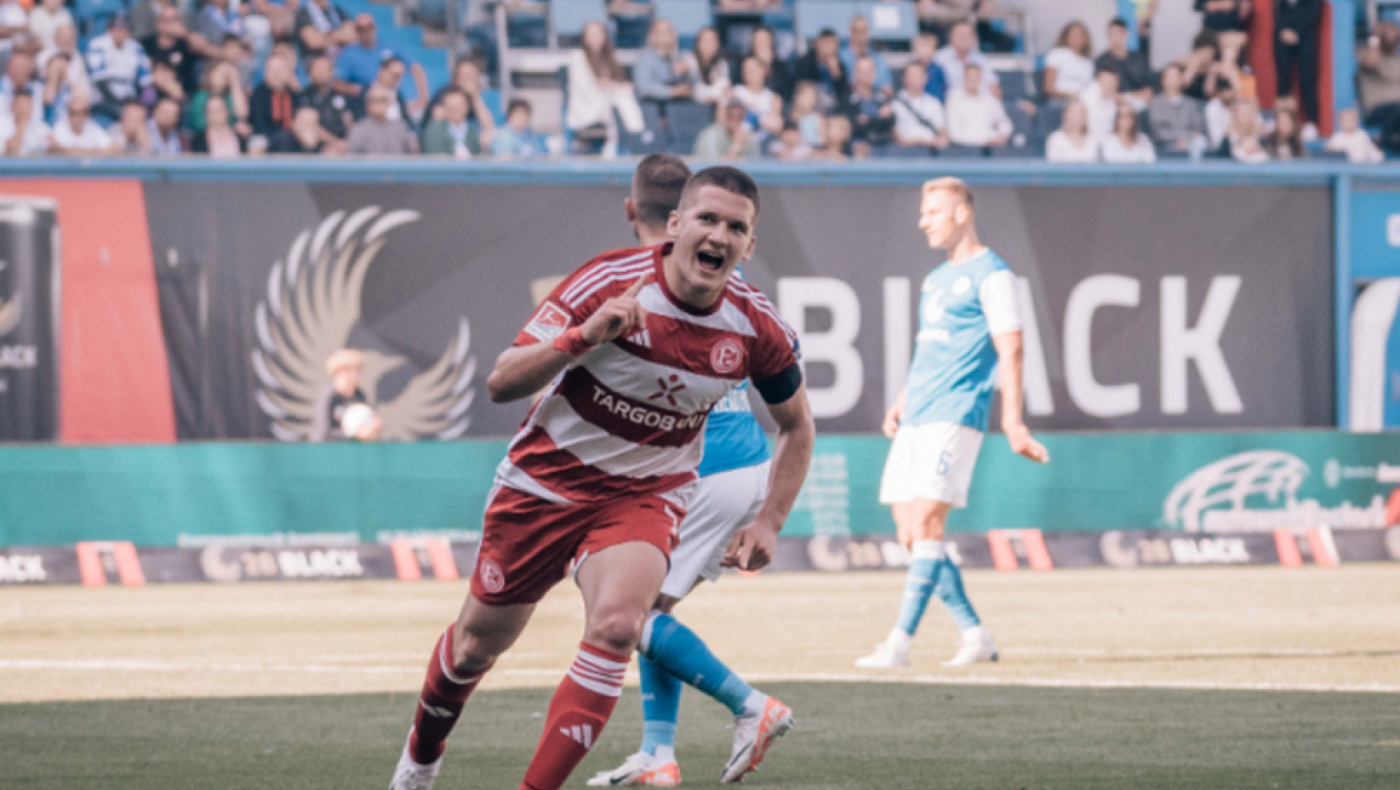 Τσεκάρουν Τζόλη Βέρντερ και Ουνιόν Βερολίνου