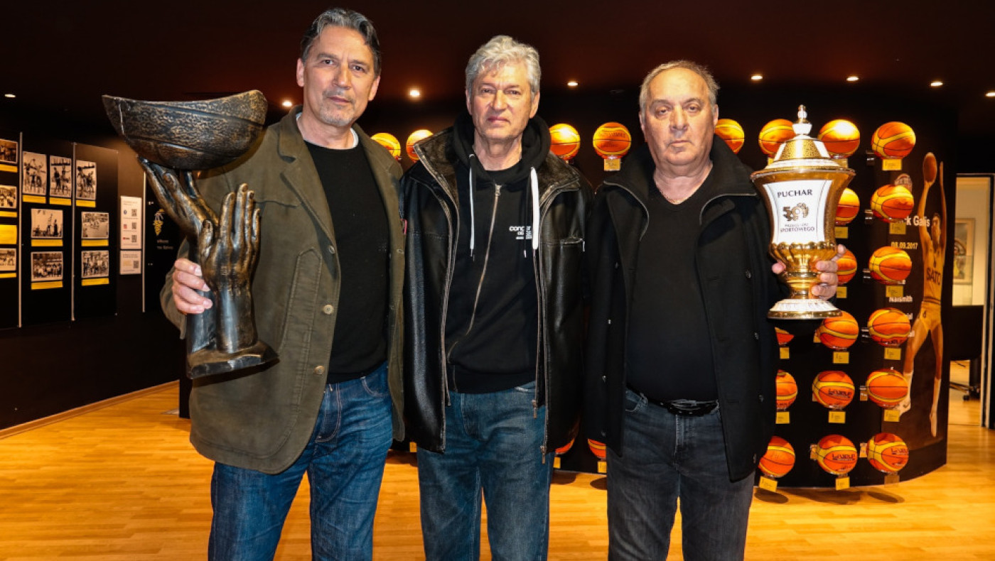 Ο Μπόνι και ο Σερφ στο Μουσείο Μπάσκετ του Άρη!