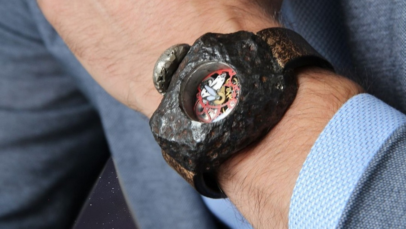 Πρωτοποριακό ρολόι φτιαγμένο από… αστεροειδή – Κοστίζει εκατομμύρια ευρώ