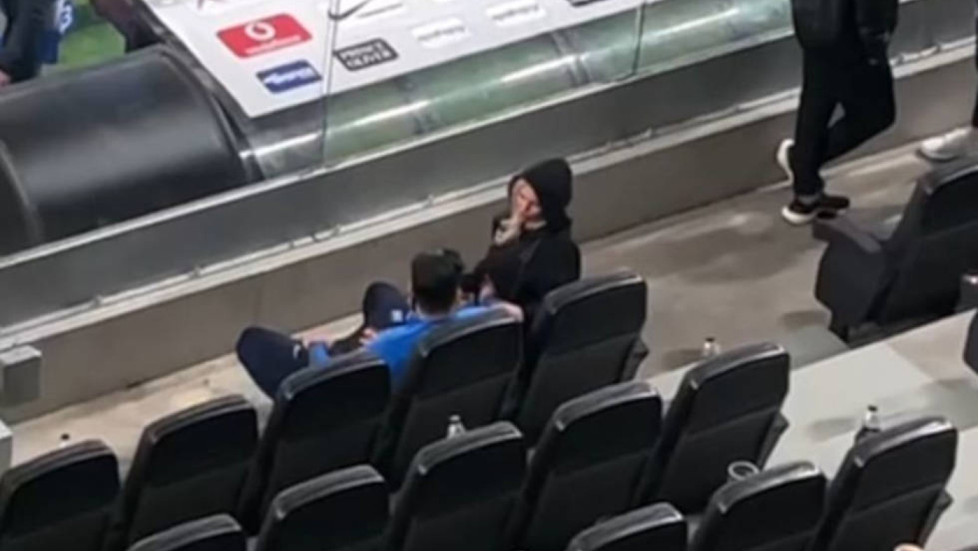 Εθνική: Στην OPAP Arena και η Βίκυ Κάβουρα-Τρυφερό ενσταντανέ με Τζαβέλλα