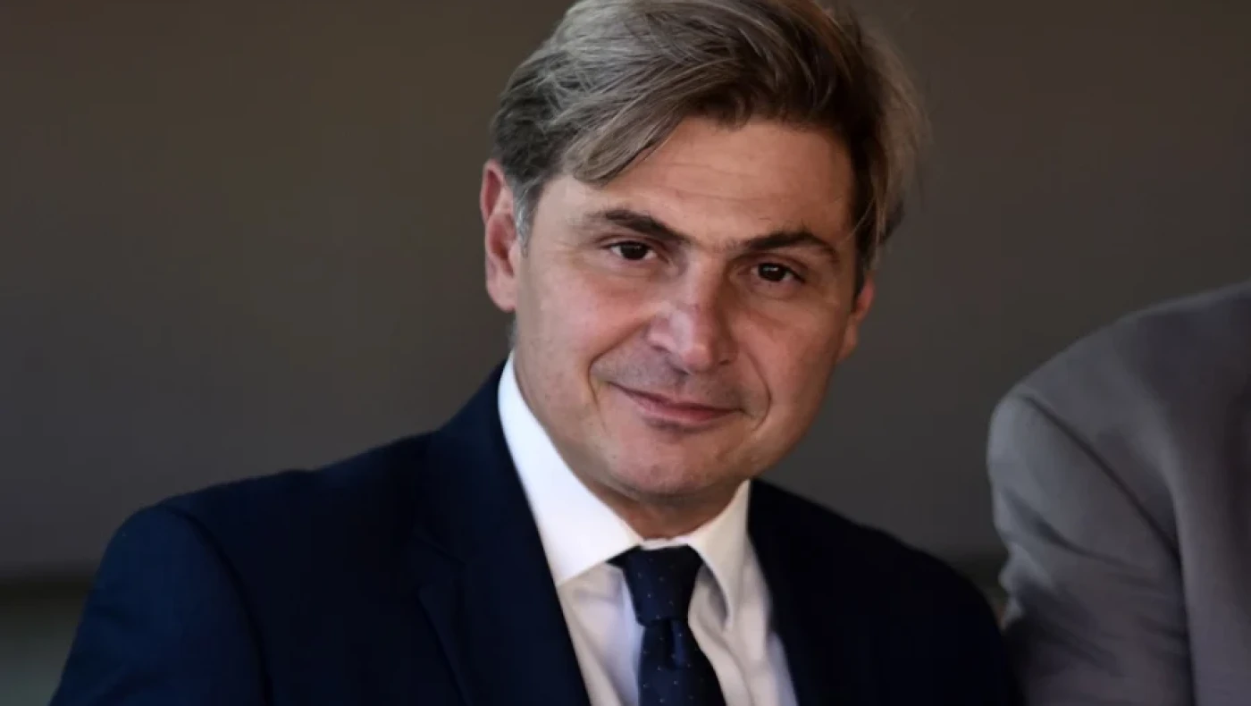 «Ευχής έργον να ρίξει η ευρωπαία εισαγγελέας την κυβέρνηση» λέει ο Φαραντούρης – Θύελλα αντιδράσεων από ΝΔ