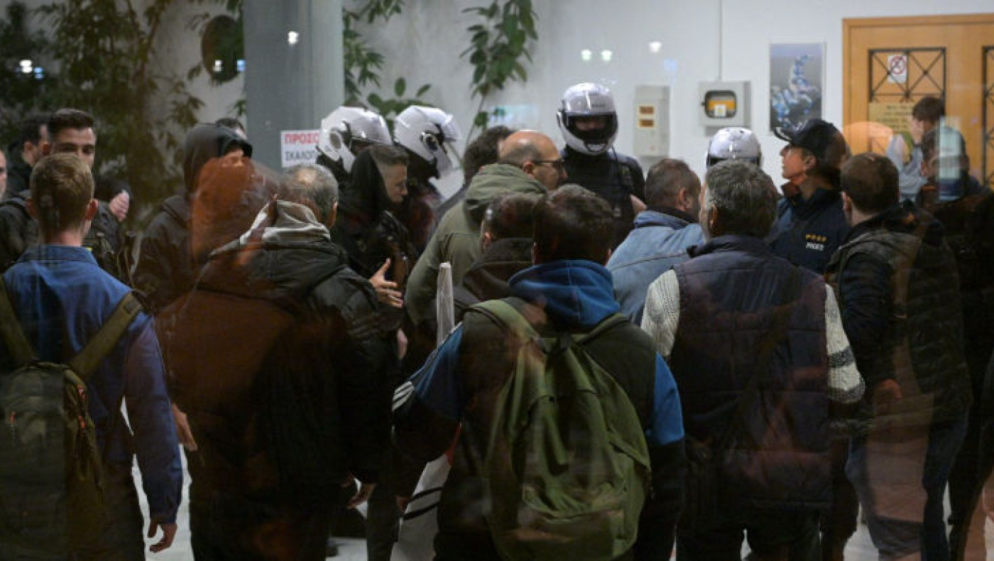 Λάρισα: Σοβαρά επεισόδια σε συναυλία στρατιωτικής ακαδημίας των ΗΠΑ