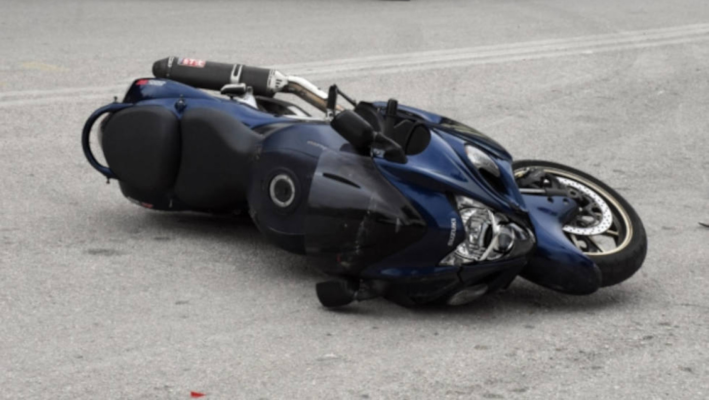 Βίντεο-ντοκουμέντο: Νεκρή οδηγός μηχανής που παρέσυρε πεζή στη Καλλιθέα