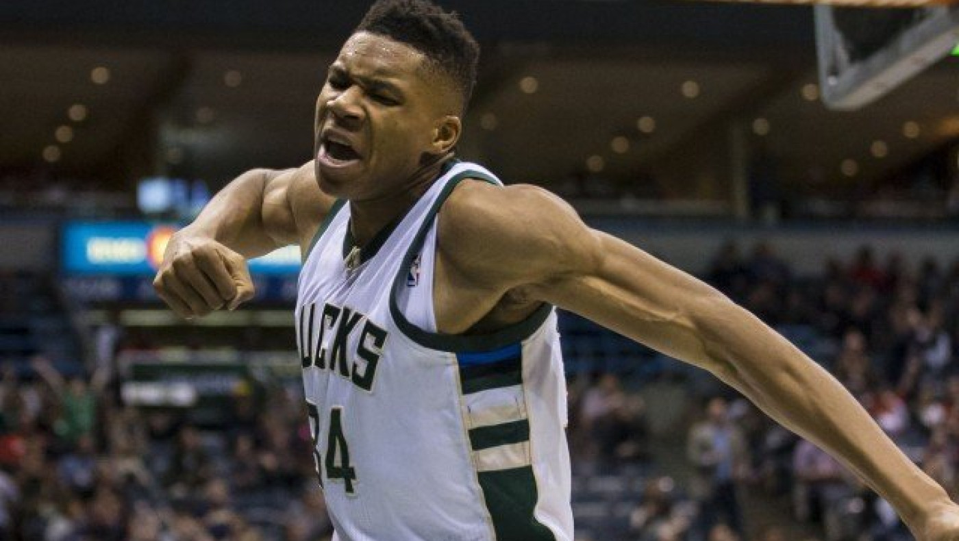 «Διαστημικός» και πάλι ο Αντετοκούνμπο κόντρα στους Τίμπεργουλβς (vid)