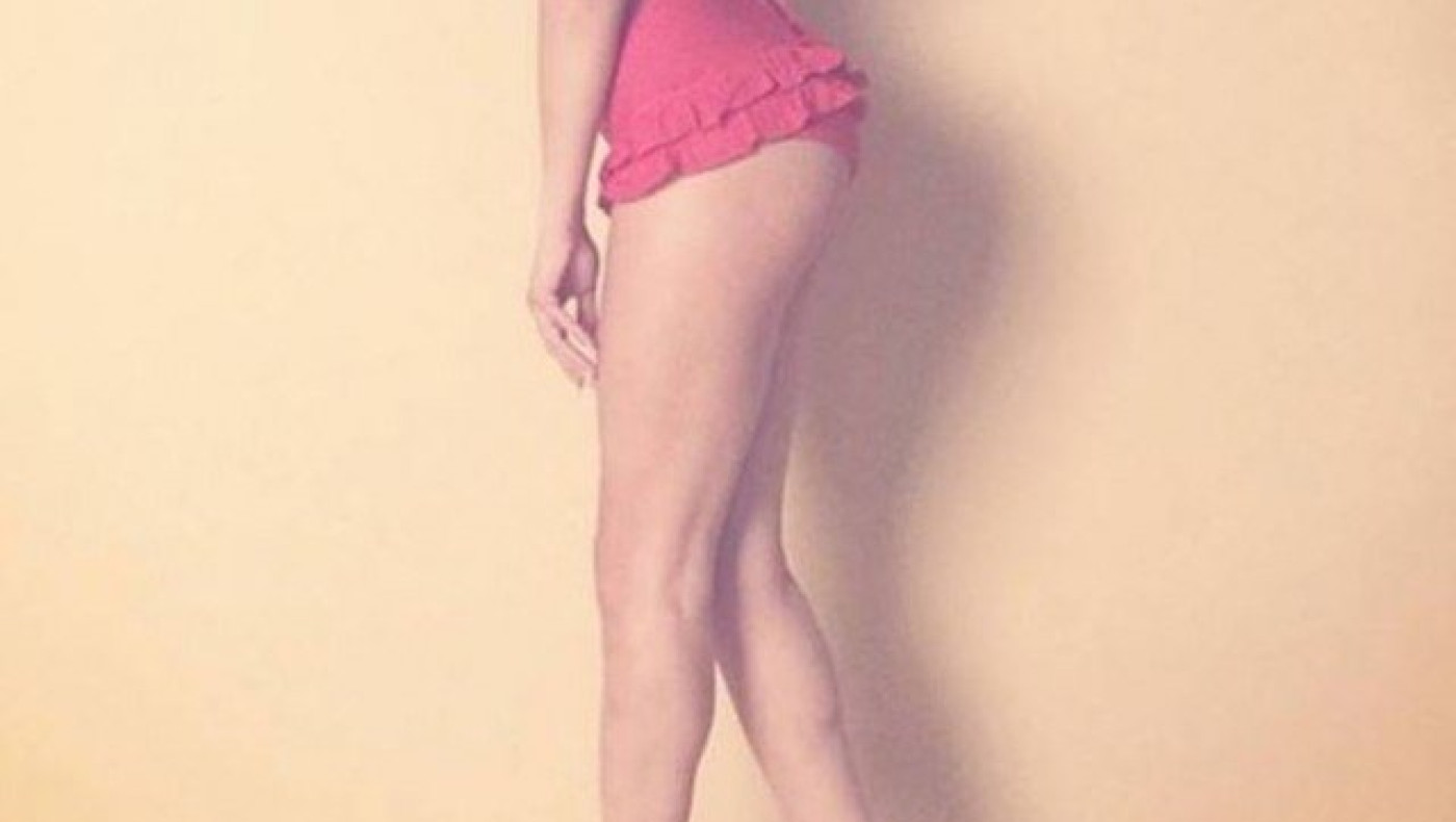 Γνωρίζετε σε ποια Ελληνίδα ανήκουν τα... συγκεκριμένα οπίσθια; (PICS)