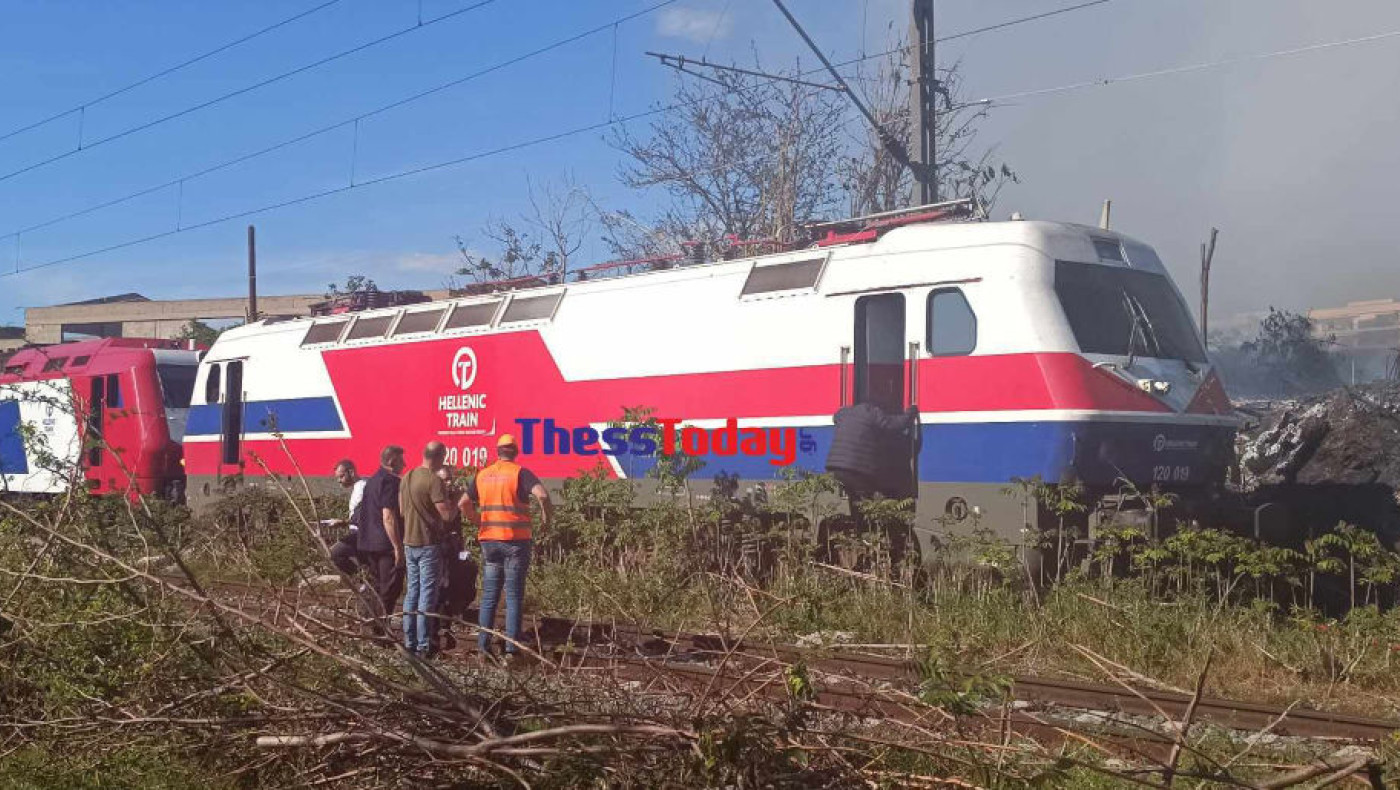 Θεσσαλονίκη: Εστία φωτιάς προκάλεσε φθορές σε αμαξοστοιχία-Την τελευταία στιγμή βγήκαν οι μηχανοδηγοί!