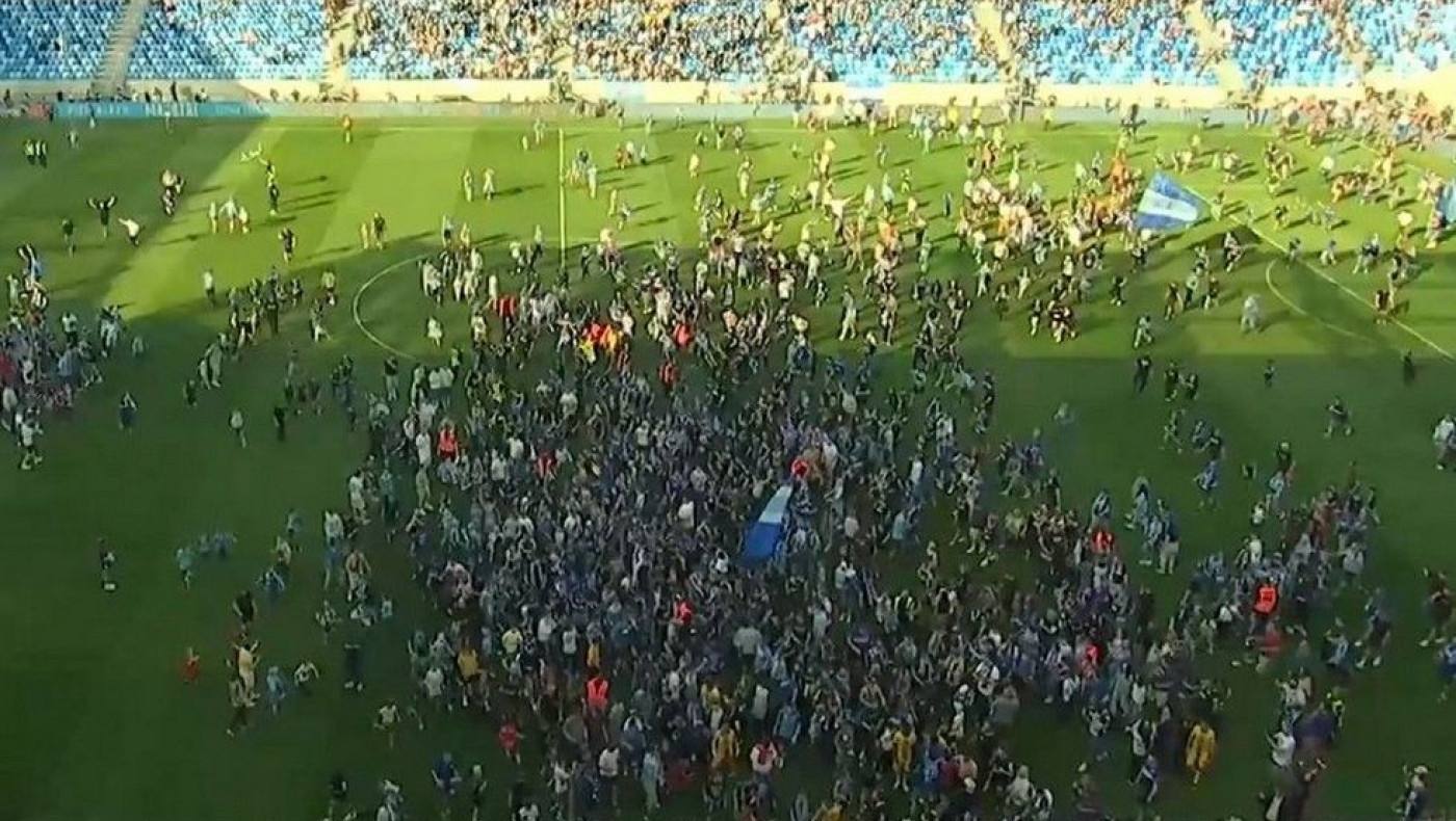 Πρωταθλητές με τη Σλόβαν Μπρατισλάβας Κυριάκος Σαββίδης και Ρισβάνης