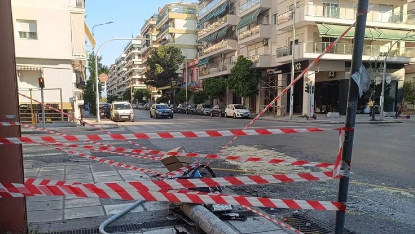 Θεσσαλονίκη: Νεκρός 53χρονος σε τροχαίο - Έπεσε με το ΙΧ σε κολώνα