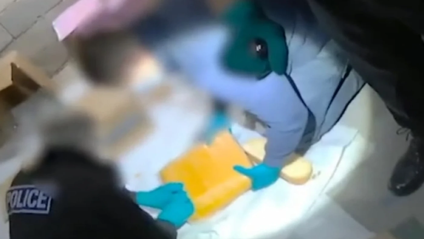 Βρετανία: Ναρκέμποροι έκρυψαν κοκαΐνη 20 εκατ. ευρώ σε κεφαλές τυριών (vid)