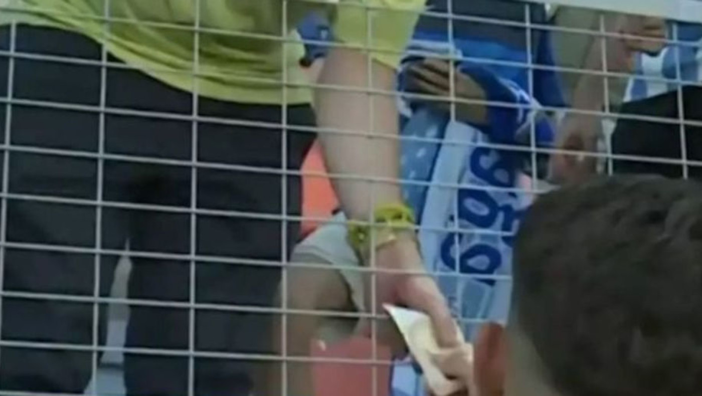 Εξοργιστικό: Ποδοσφαιριστής της Μάλαγα ζήτησε 50€ από μικρό φίλαθλο!