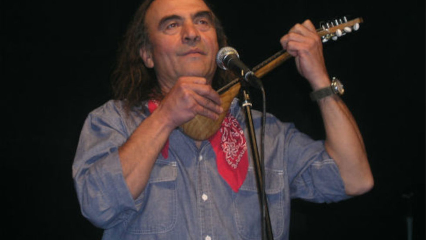 Νίκος Παπάζογλου-«Έφυγε» σαν σήμερα πριν από 13 χρόνια: «Κανείς εδώ δεν τραγουδά»