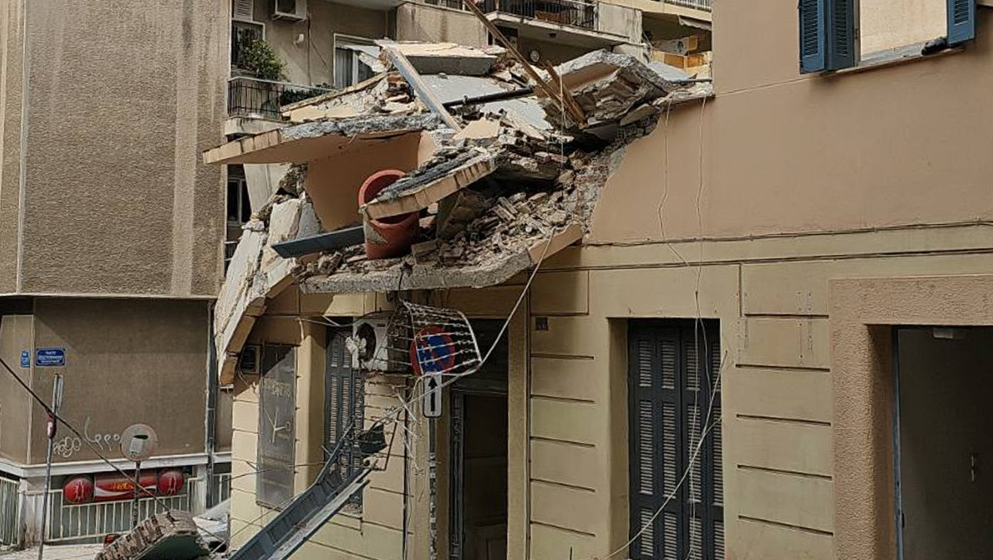 Πειραιάς: Οι πρώτες στιγμές μετά την κατάρρευση κτηρίου-«Πέθανε.. πέθανε»!