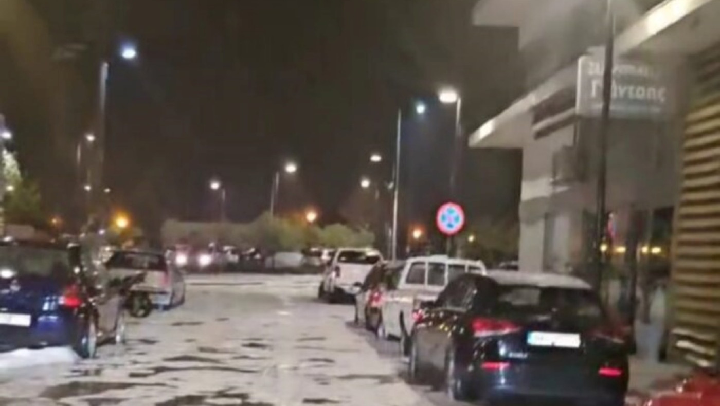 «Ντύθηκε» στα λευκά το Πολύκαστρο (vid)