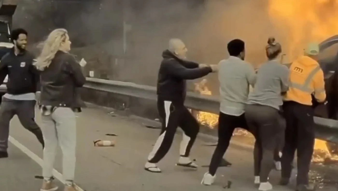 Μινεσότα: Δραματική διάσωση οδηγού από φλεγόμενο αυτοκίνητο