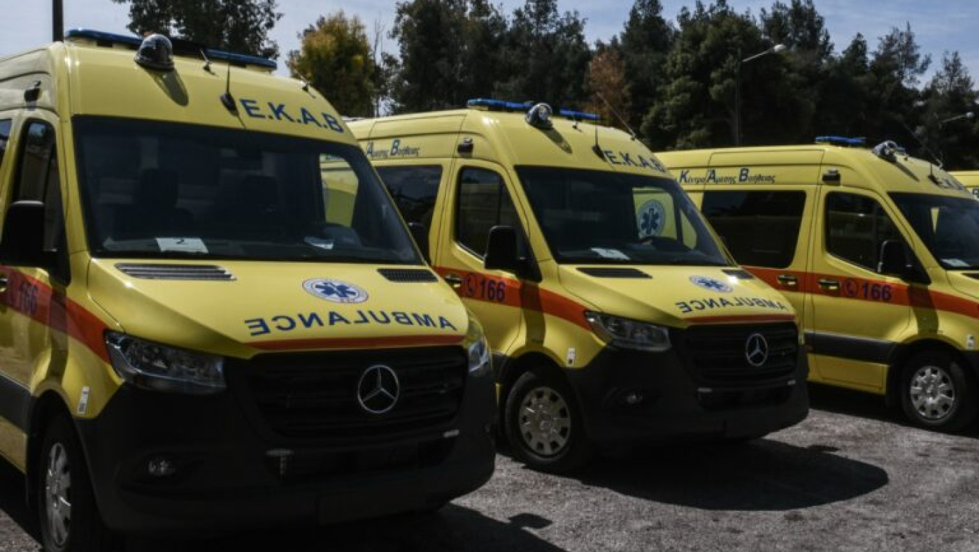 Θεσσαλονίκη: Διαμαρτυρία εργαζομένων ΕΚΑΒ-«Για ό,τι συμβεί από εδώ και πέρα, δεν φέρουμε ευθύνη»