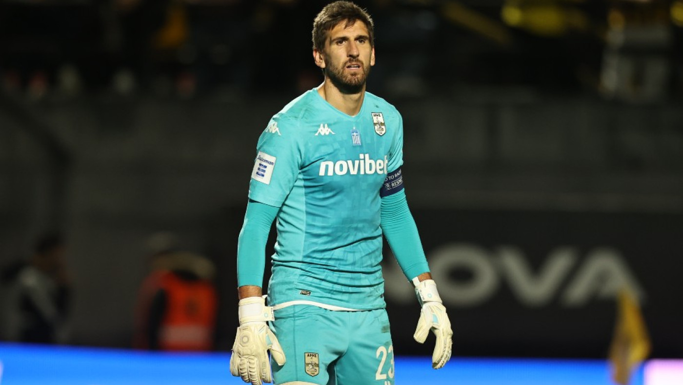 Καρατζιοβαλής: «Κόσμημα για το ελληνικό πρωτάθλημα ο Κουέστα»