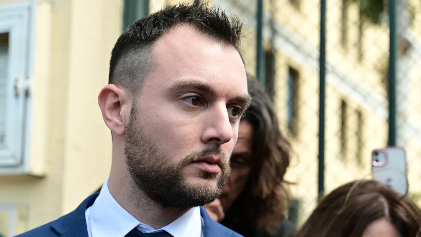 Κωνσταντίνος Φλώρος: Ελεύθερος μετά την απολογία του-Ποιος περιοριστικός όρος του επιβλήθηκε