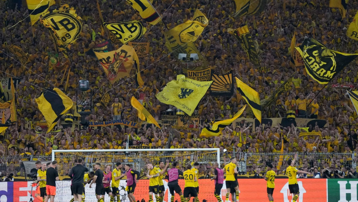 Ντόρτμουντ: «Κίτρινο ποτάμι» και ατμόσφαιρα από άλλο πλανήτη!