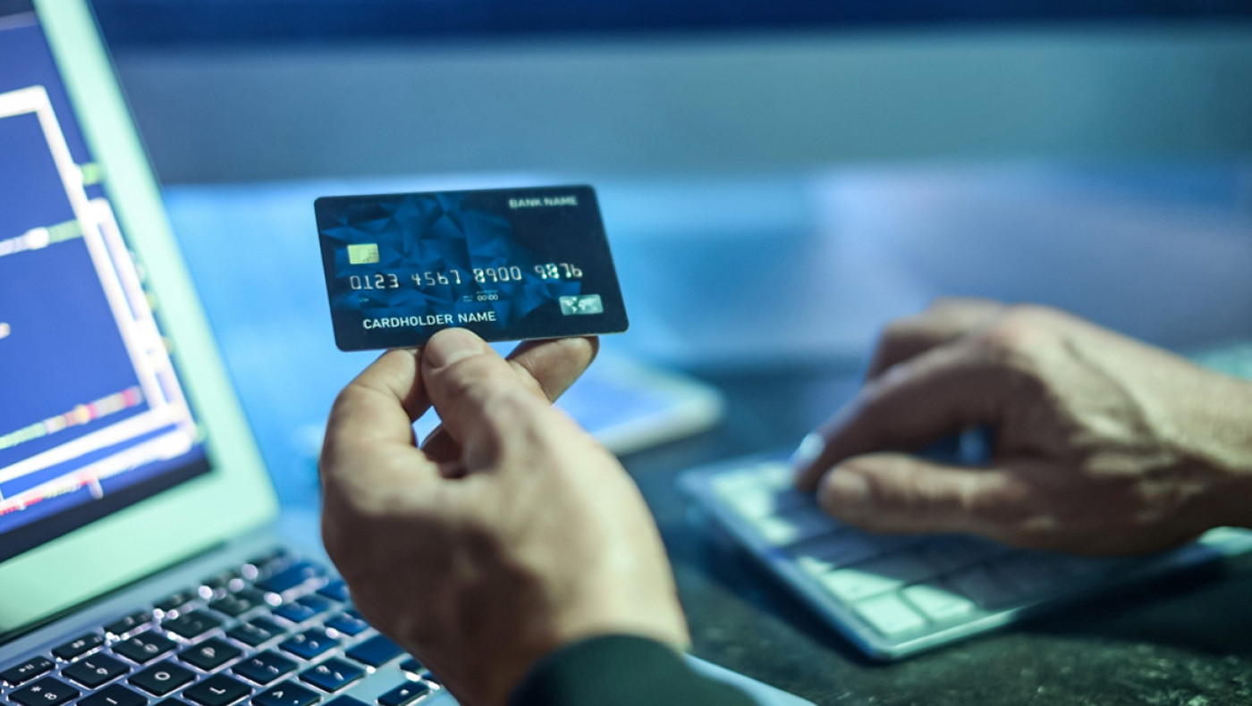 Εικονικά e-shops: Άρπαξαν προσωπικά στοιχεία, πώς μπορούμε να «προστατευτούμε» (vid)