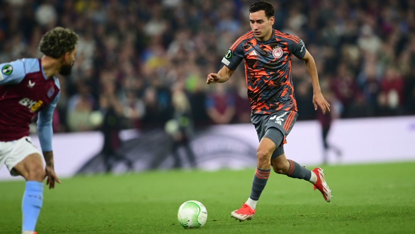 Ολυμπιακός: Η... ανάκριση του Έσε από τους φιλάθλους