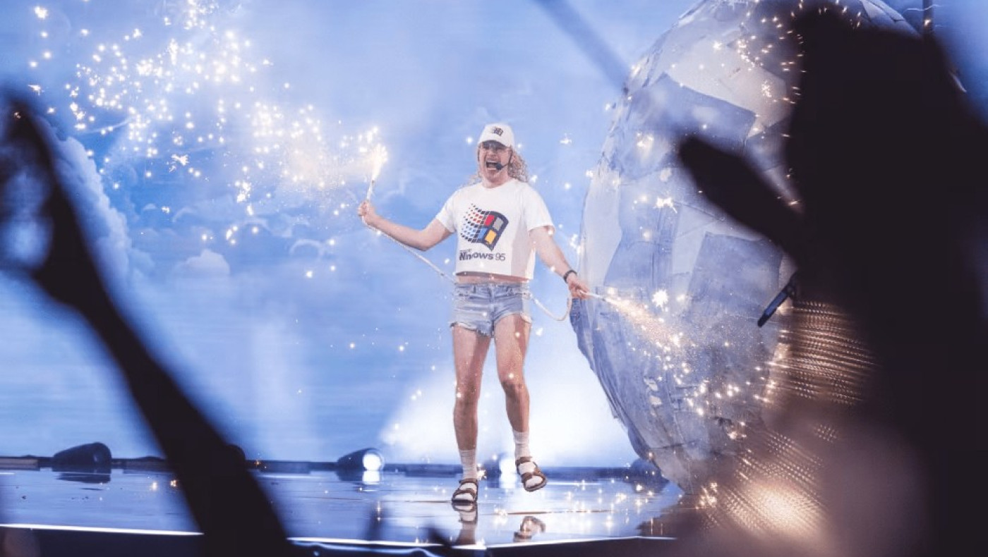 O «γυμνός» Φινλανδός που σοκάρει τη Eurovision
