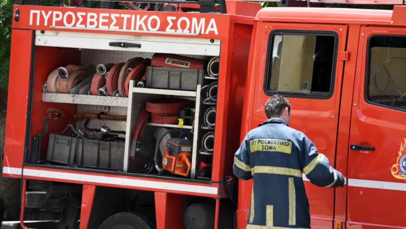 Θεσσαλονίκη: Στις φλόγες εν κινήσει ΙΧ στο κέντρο της πόλης