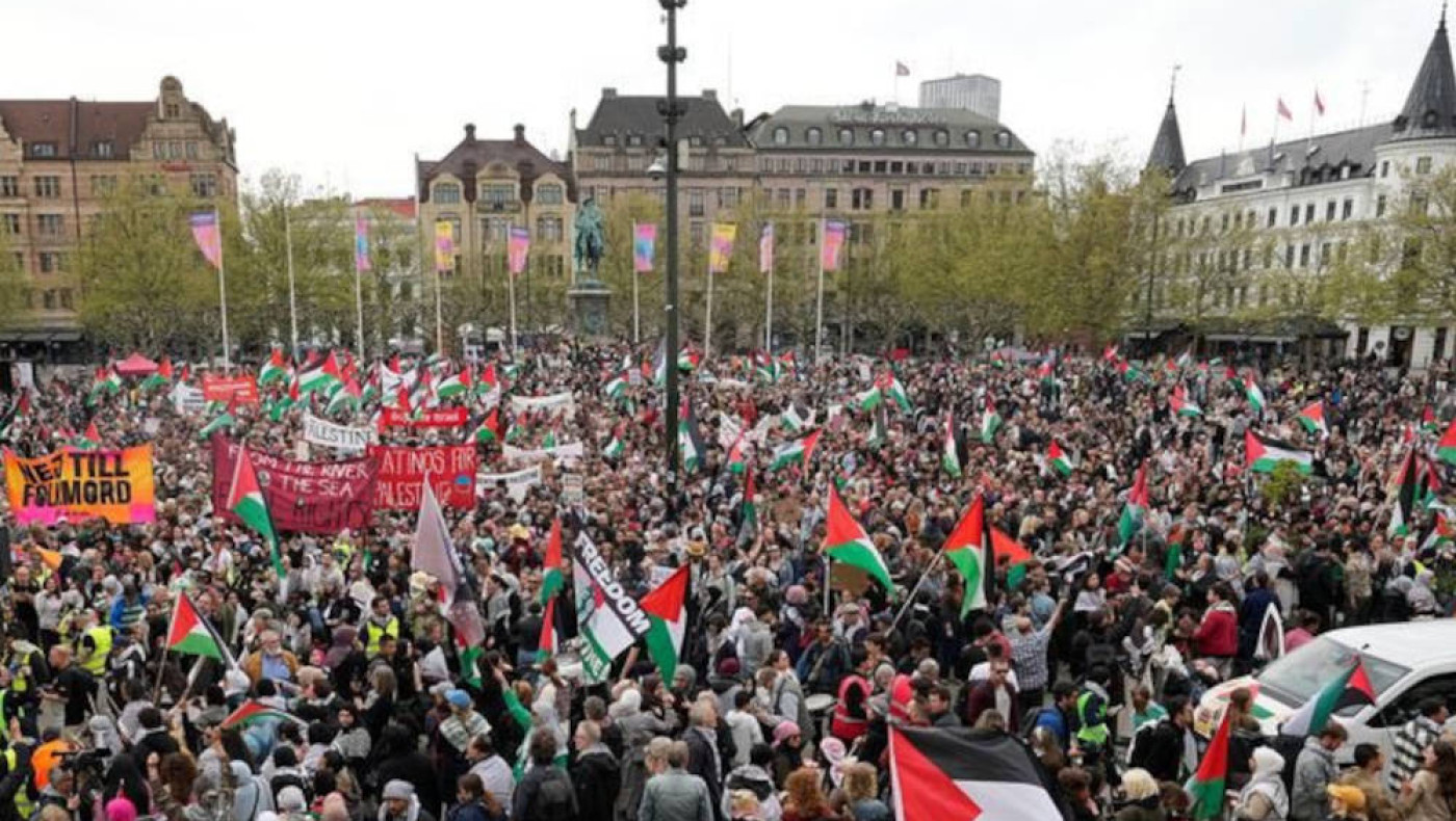 Ποδοσφαιρική ομάδα κατήγγειλε με πανό τη «γενοκτονία στην Παλαιστίνη»!
