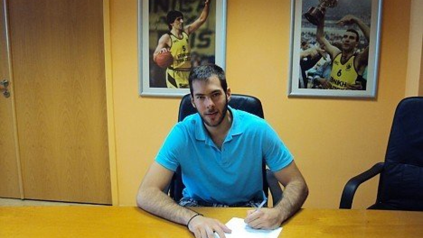 Στον Άρη ο Καραθανάσης