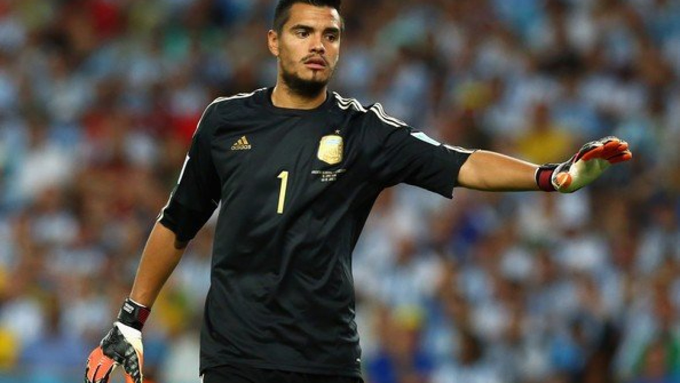 Πλησιάζει σε Ρομέρο