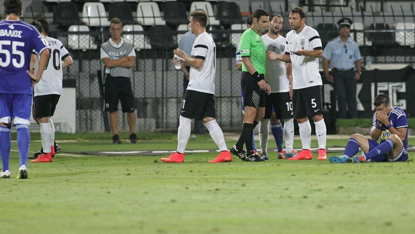 Ο ΠΑΟΚ… κυνηγάει την ουρά του και διασύρεται