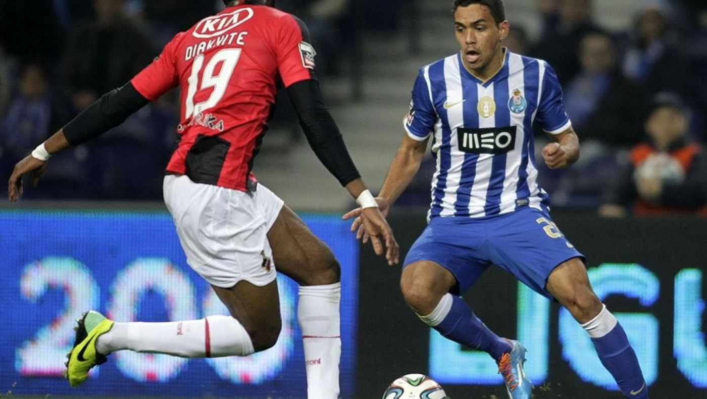 Ο Κάρλος Εντουάρντο εν δράσει (videos)