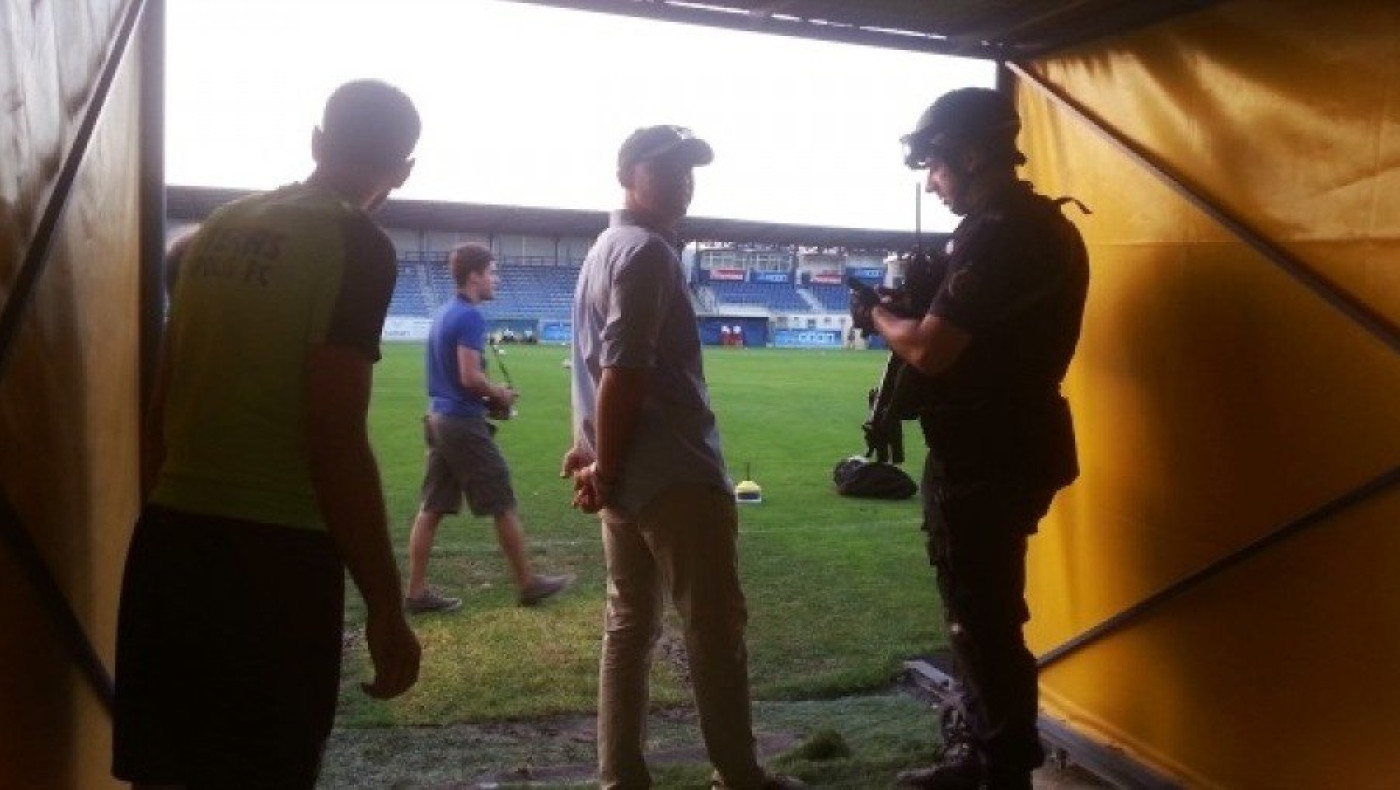 Προπονήθηκε με... όπλα η Μακάμπι