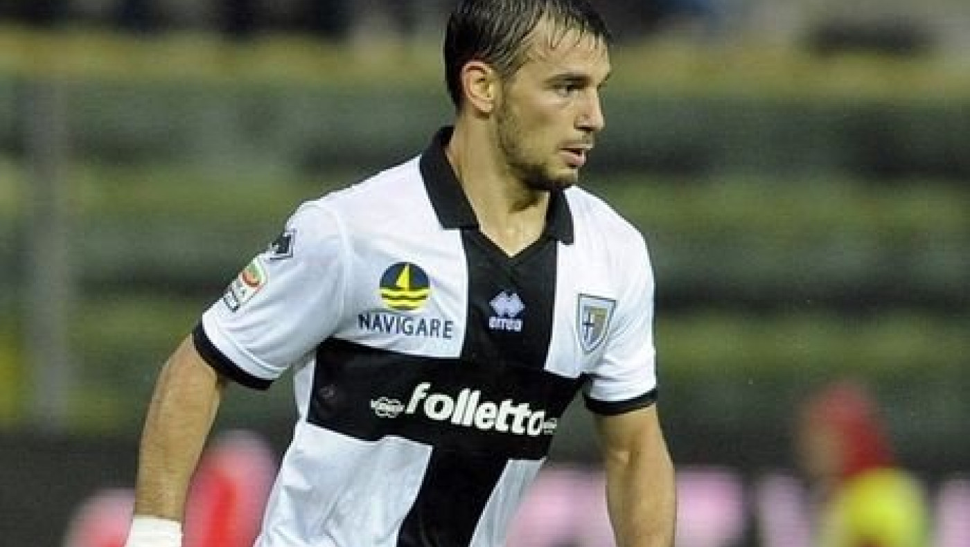 Εξετάζει Νίνη