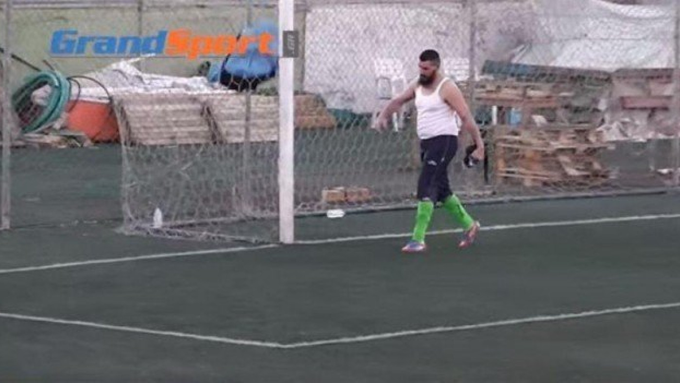 Επικό και ελληνικό: Τερματοφύλακας αποχωρεί την ώρα του αγώνα (video)