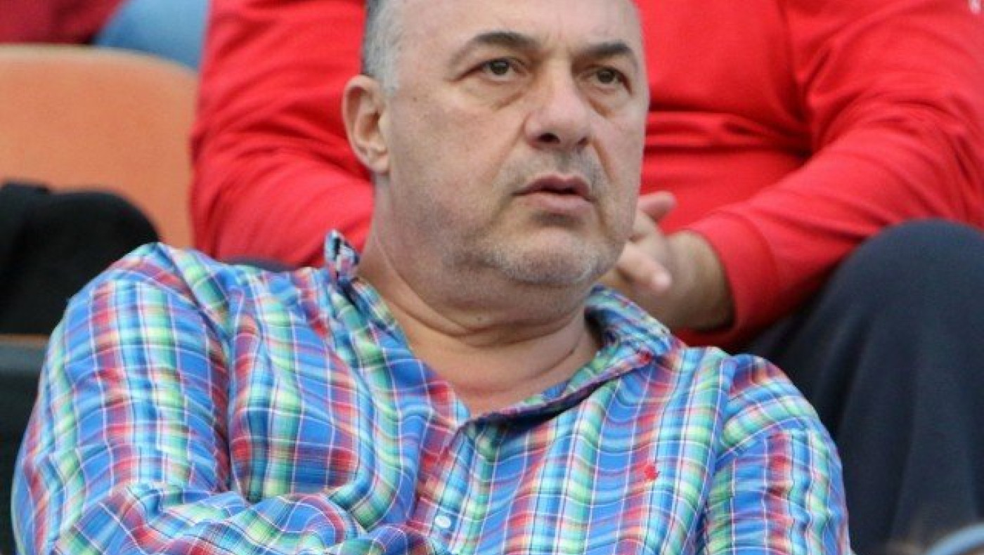 Μπέος:«Γλάστρα ο Γκιρτζίκης δίπλα στον τραγουδιστή Μαρινάκη!» (audio)